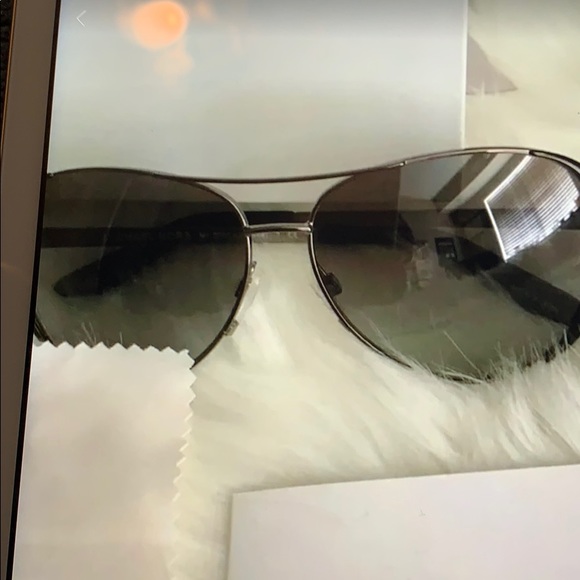 Authentic Michael Kors black Chelsea sunglasses - Picture 2 of 7